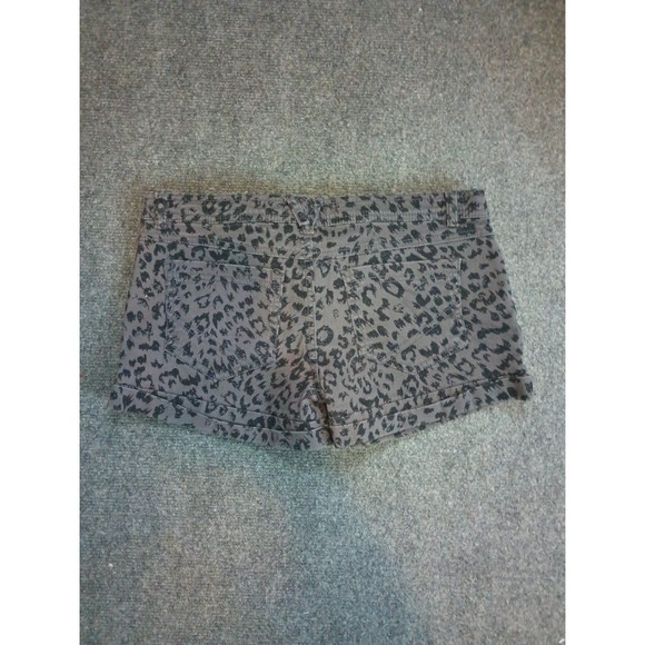 Juniors Miley Cyrus Max Azria Animal Print Shorts Size 9 - Picture 2 of 4